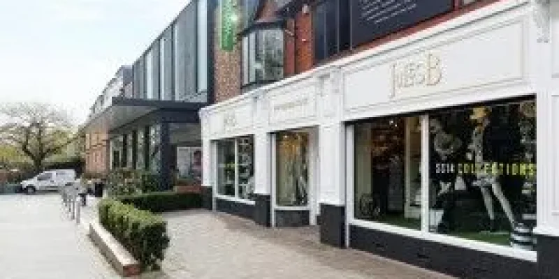 Award winning, premium fashion retailer Jules B invests in Eurostop’s  retail and fulfilment solutions